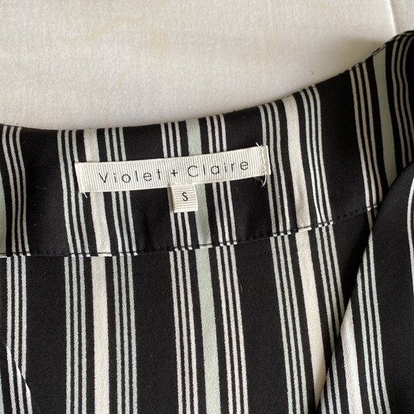 FINAL SALE Striped blouse with ties at wrists - Picture 5 of 7